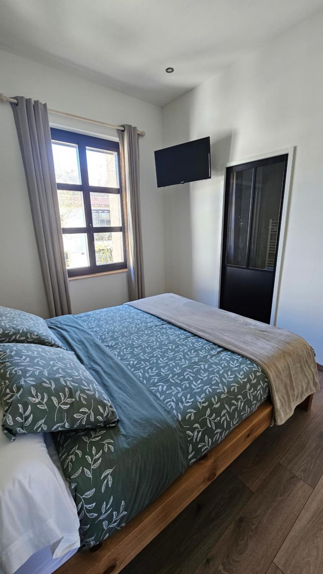 Bed and Breakfast Les Marronniers Laverune Екстер'єр фото