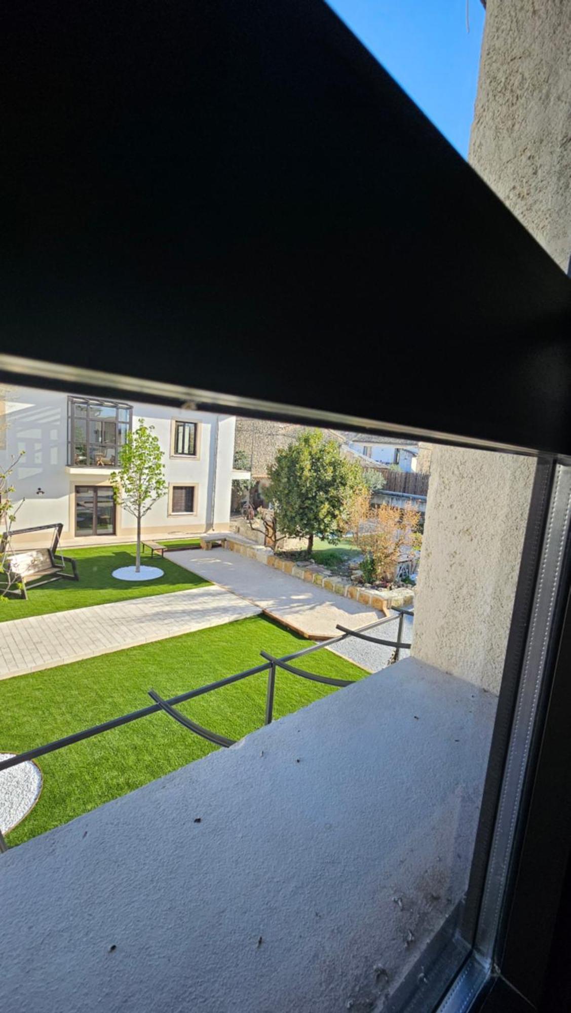 Bed and Breakfast Les Marronniers Laverune Екстер'єр фото