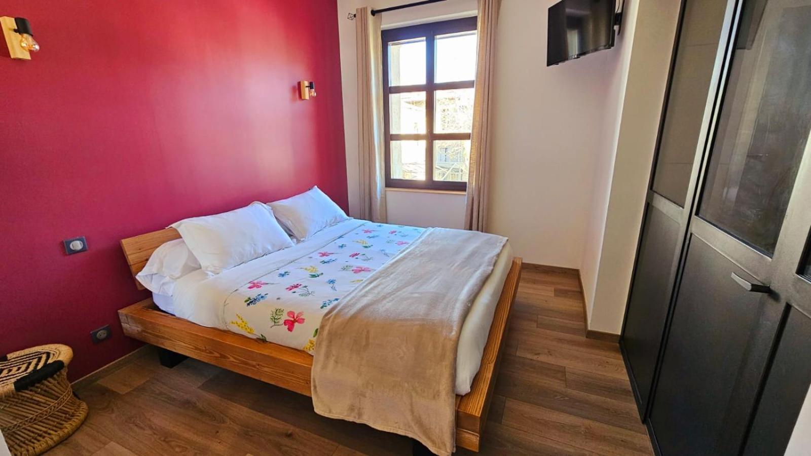 Bed and Breakfast Les Marronniers Laverune Екстер'єр фото